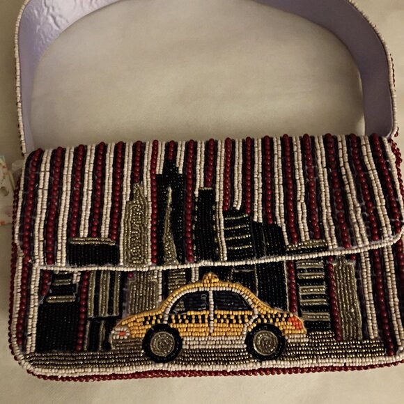 MADE IN INDIA NYC TAXI CAB AND CITYSCAPE BEADED HANDBAG NWT - Picture 3 of 6